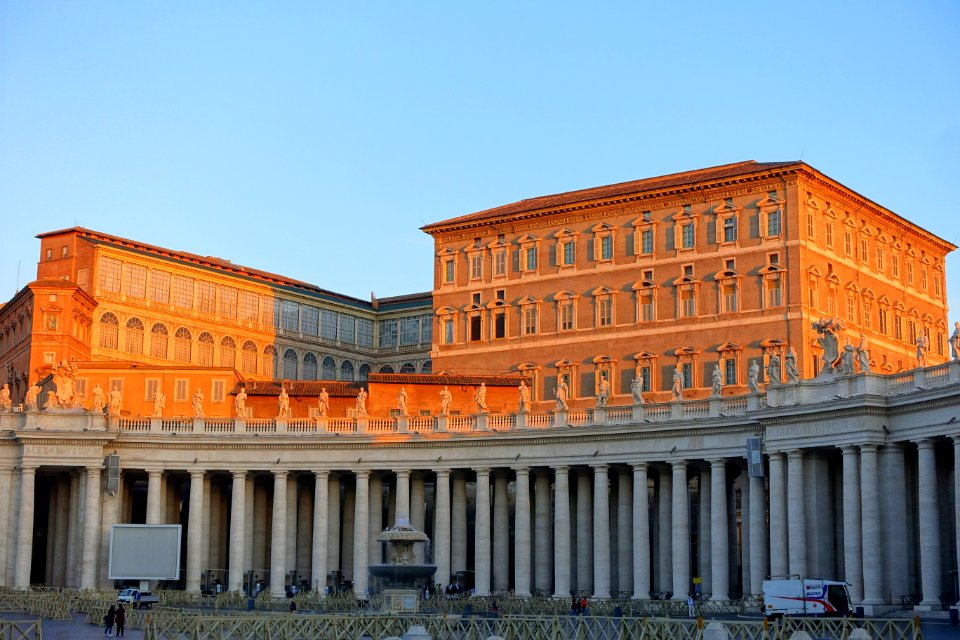 Saint Peter's Square - Vatican City - DSC00638