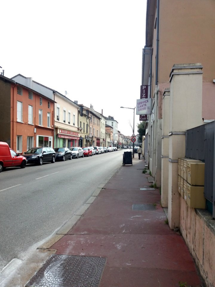 Saint-Fons - Rue Charles Plasse, côté est