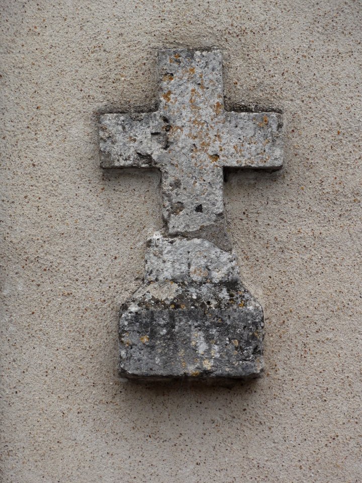 Saint-Claude-de-Diray (Loir-et-Cher) Croix emmuré