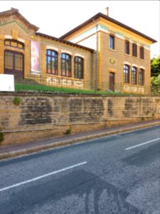 Saint-Cyr-au-Mont-d'Or - Rue Louis Touchagues, école du Bourg (1)