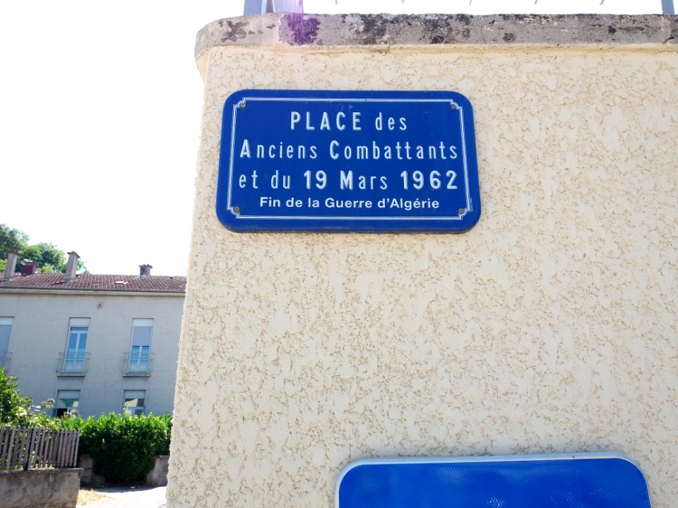 Saint-Chef - Place des Anciens Combattants et du 19 Mars 1962, plaque
