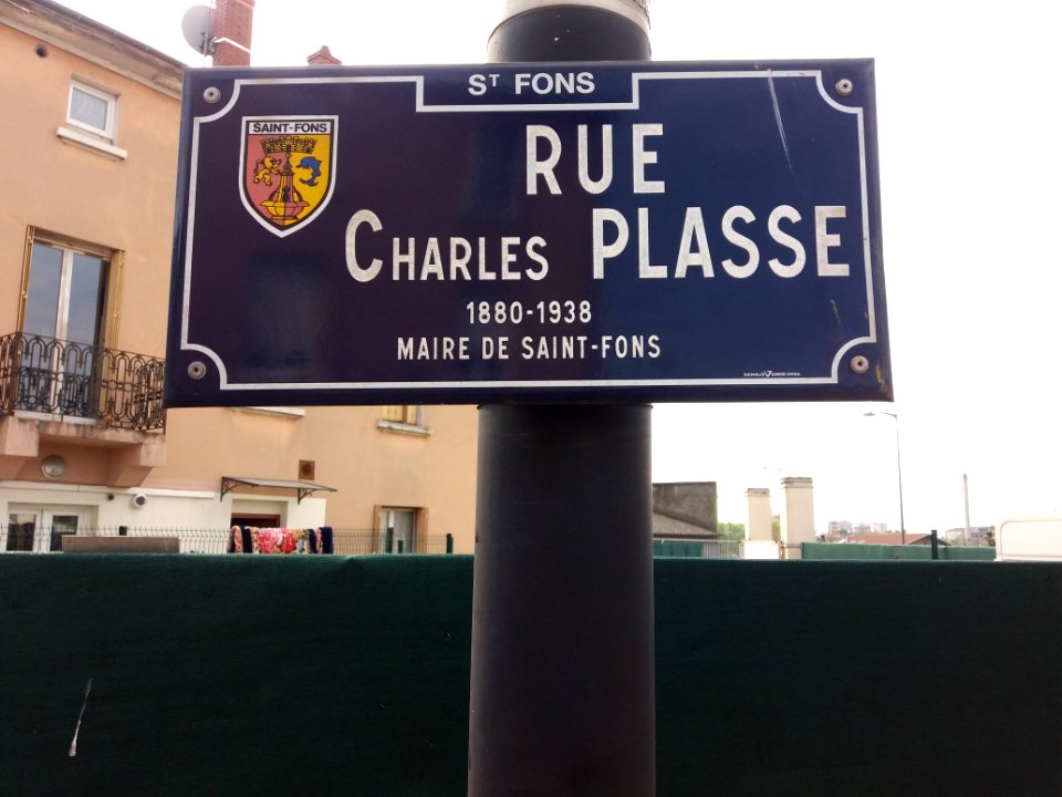 Saint-Fons - Rue Charles Plasse, plaque