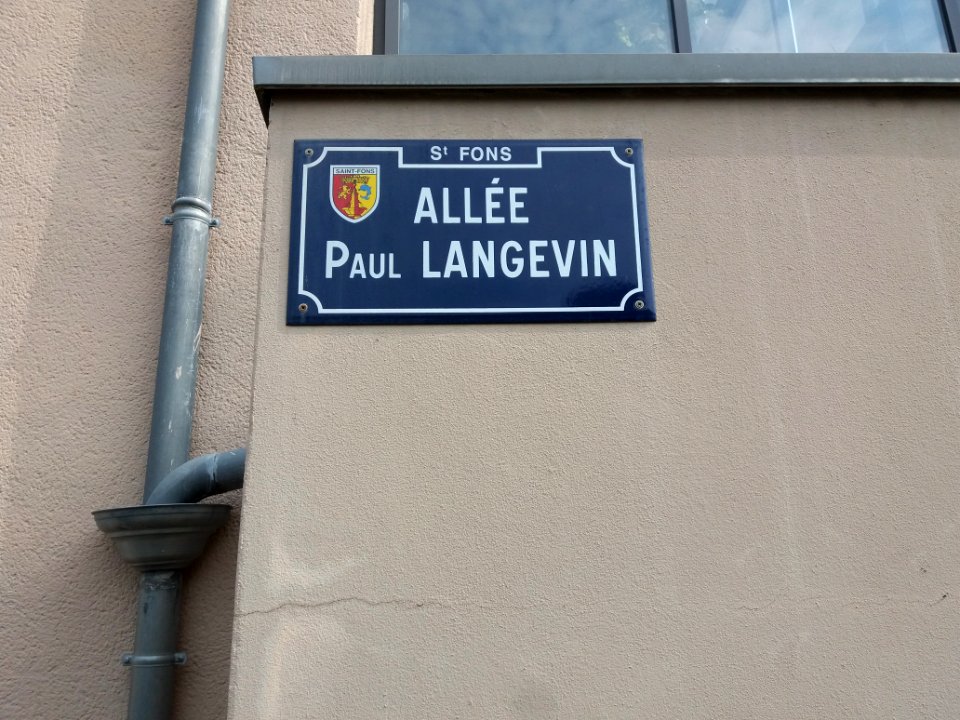 Saint-Fons - Allée Paul Langevin, plaque