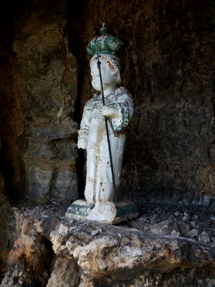 Saint-Cyr-au-Mont-d'Or - Ermitage du Mont Cindre - Jardin de prière, sculture 05
