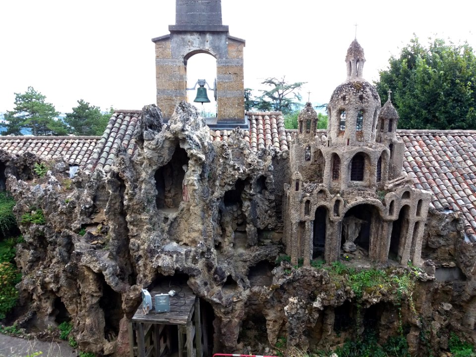 Saint-Cyr-au-Mont-d'Or - Ermitage du Mont Cindre - Jardin de prière, chapelle maçonnée 02
