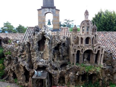 Saint-Cyr-au-Mont-d'Or - Ermitage du Mont Cindre - Jardin de prière, chapelle maçonnée 02