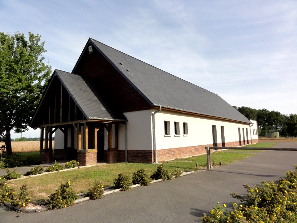 Sainte-Marguerite-sur-Fauville (Seine-Mar.) Salle communale René de Saint-Delis