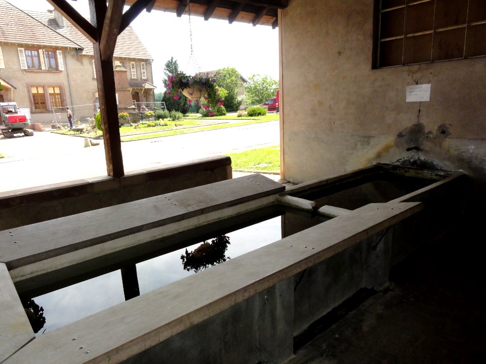 Sainte-Pôle (M-et-M) lavoir, intérieur