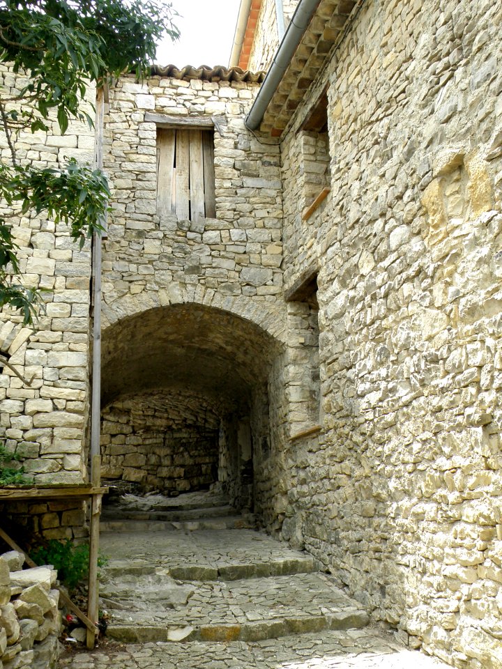 Saint-Auban-sur-l'Ouvèze Rue de l'Abbé Armand 4
