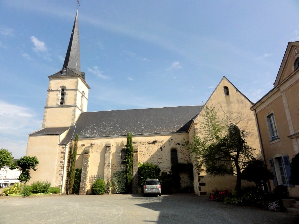 Saint-Aubin-de-Locquenay (Sarthe) église (01)