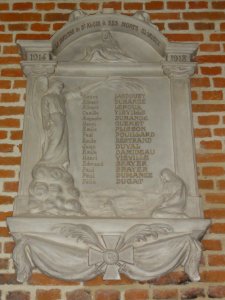 Saint-Algis (Aisne) église, plaque monument aux morts