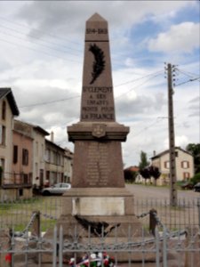 Saint-Clément (M-et-M) monument aux morts