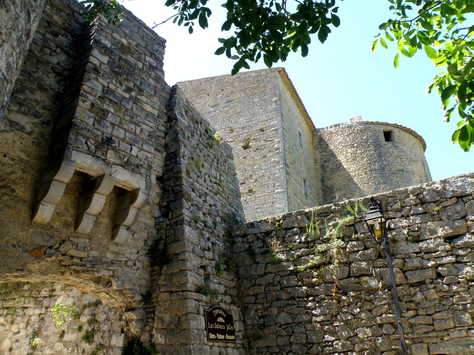 Sainte-Jalle Château 4