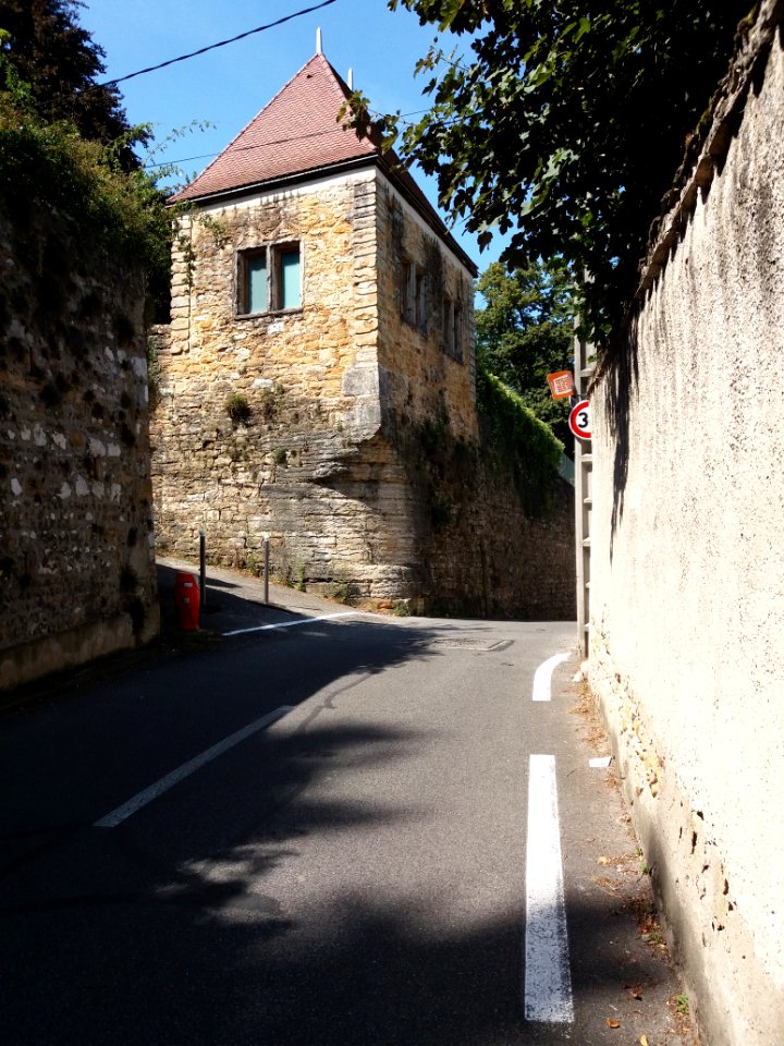 Sainte-Foy-lès-Lyon - Chemin de Fontanières - Tour à l'angle du chemin Léon Favre