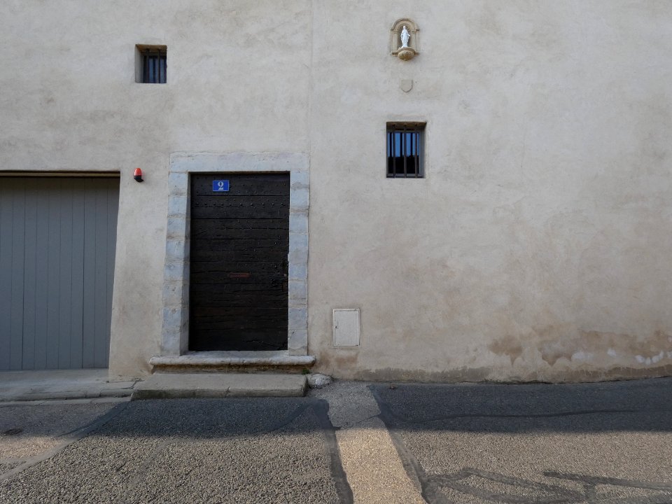 Sainte-Foy-lès-Lyon - Chemin de Fontanières - Porte et vierge au numéro 2