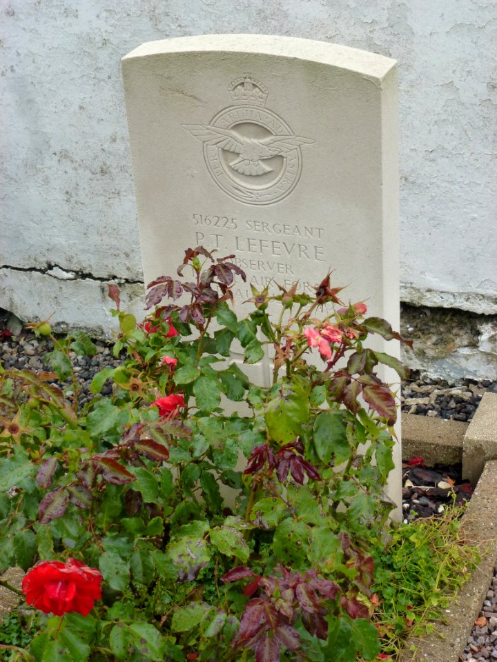 Saint-Tricat (Pas-de-Calais) tombe de guerre de la CWCG