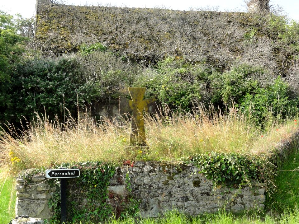 Saint-Aubin-de-Locquenay (Sarthe) croix de chemin