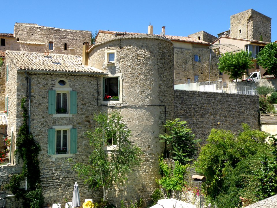 Sainte-Jalle Vieux bourg 6