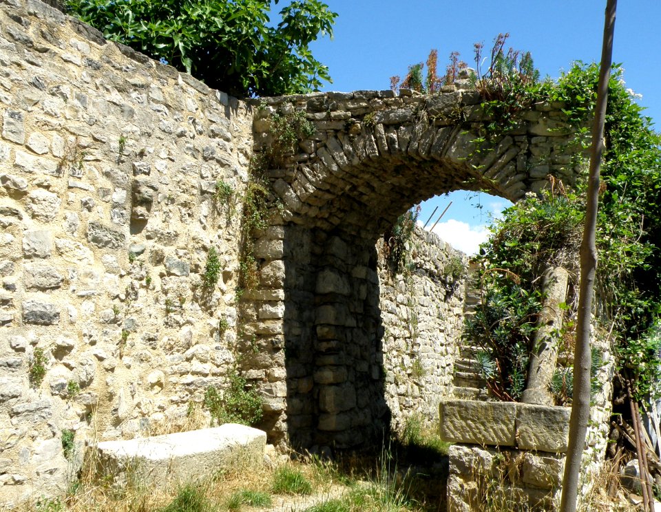 Sainte-Jalle Vieux bourg 9