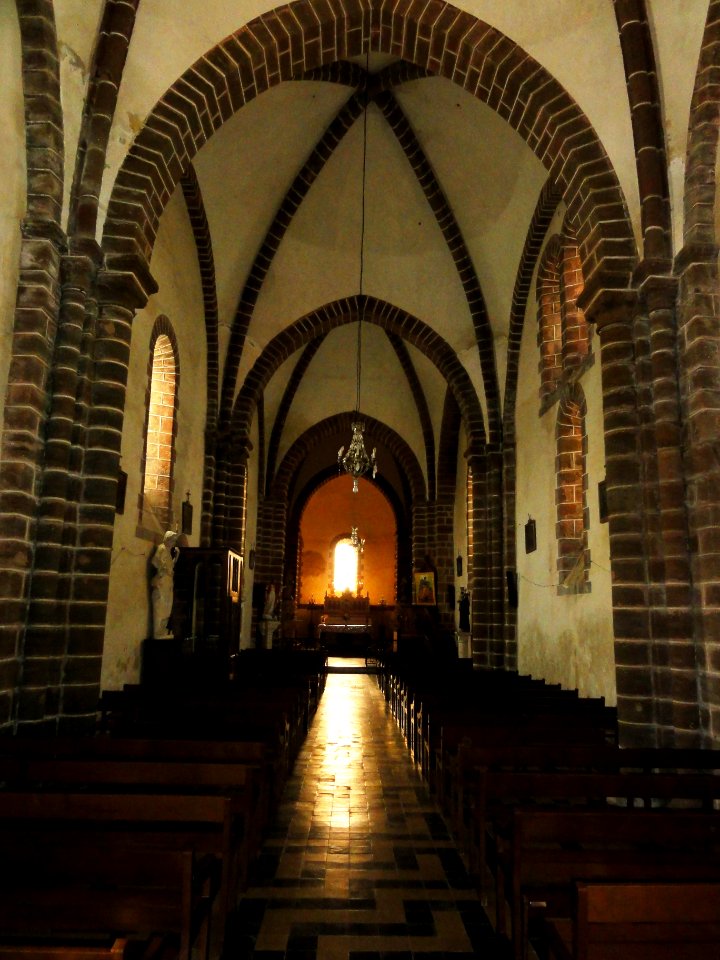 Saint-Christophe-du-Jambet (Sarthe) église intérieur, nef