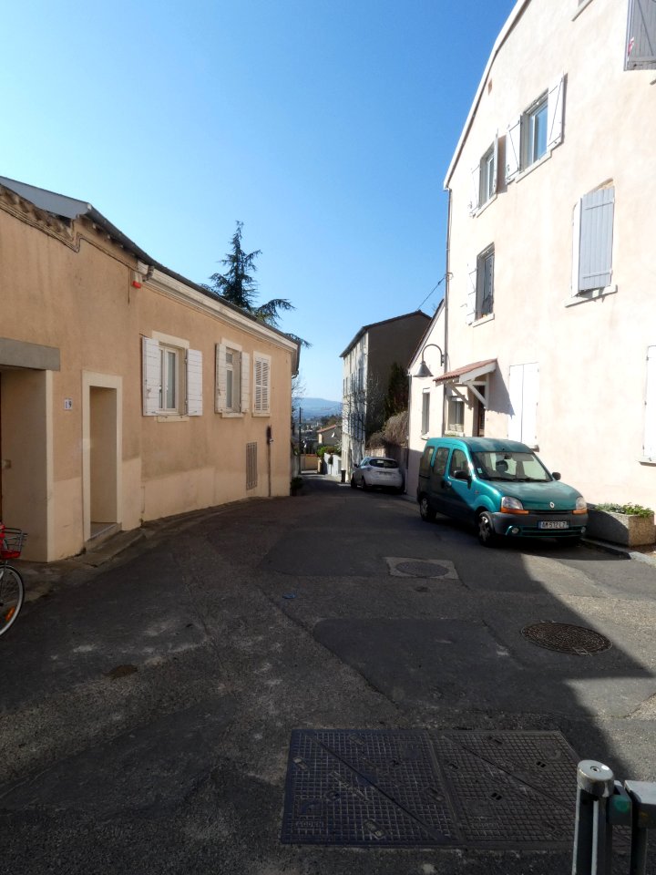 Sainte-Foy-lès-Lyon - Rue Sainte-Marguerite - Depuis la chapelle, vers l'ouest