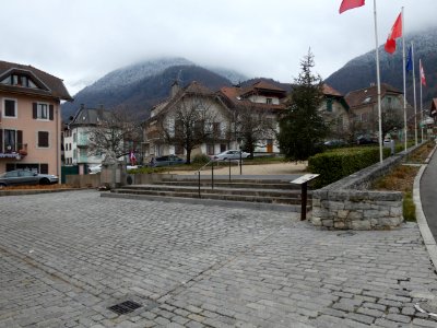 Saint-Gingolph - Place Charles de Gaulle - Depuis l'église