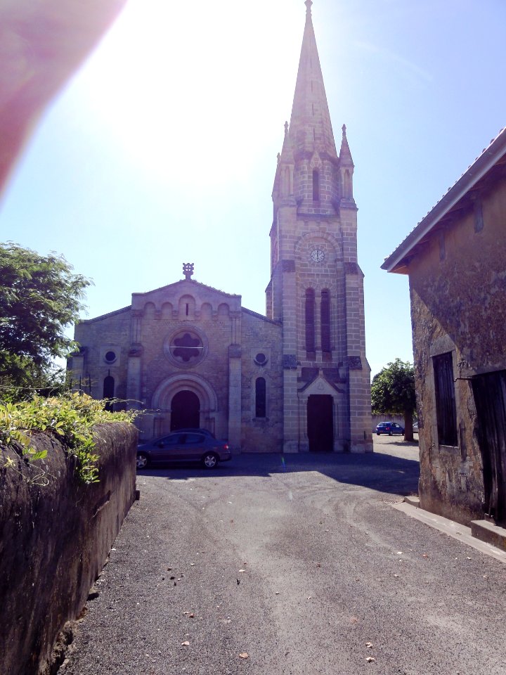 Saint-Androny (Gironde) église façade et tour