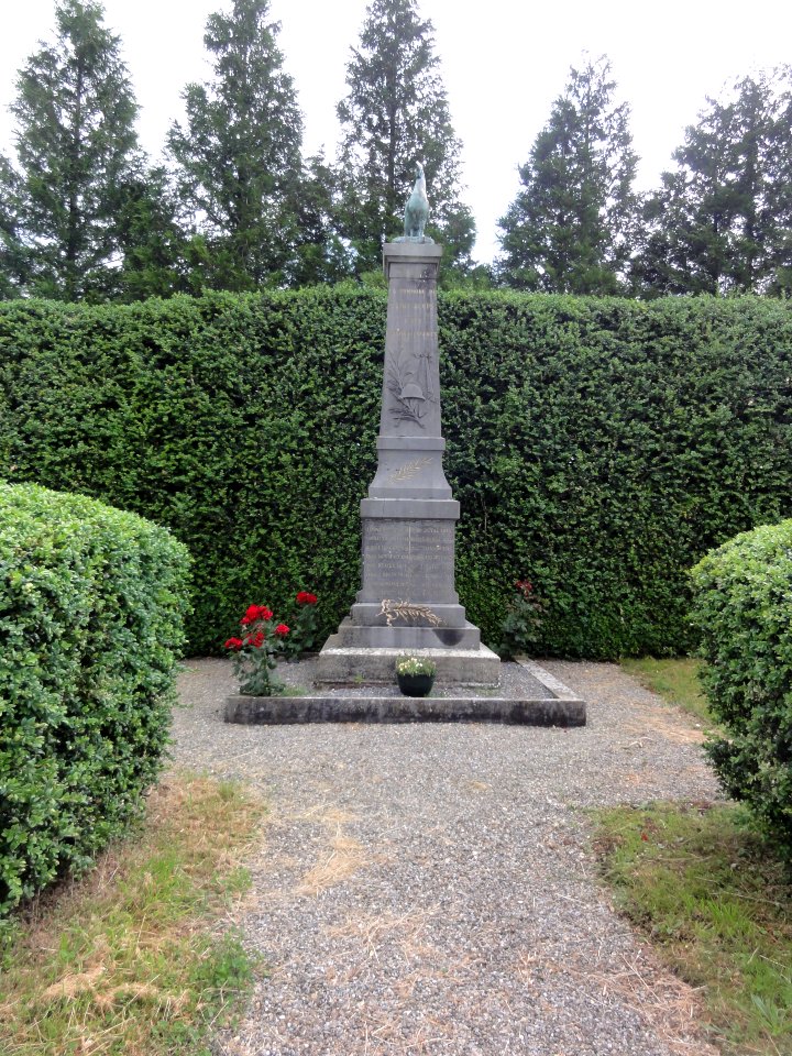Saint-Algis (Aisne) monument aux morts