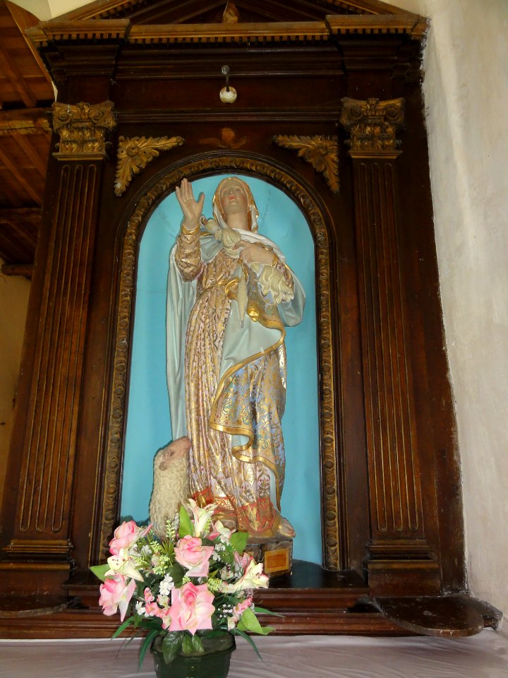 Sainte-Geneviève (Aisne) Église, statue