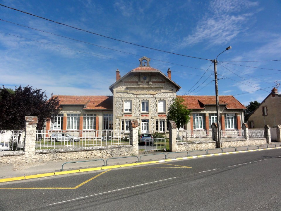 Saint-Erme-Outre-et-Ramecourt (Aisne) école à Saint-Erme-gare