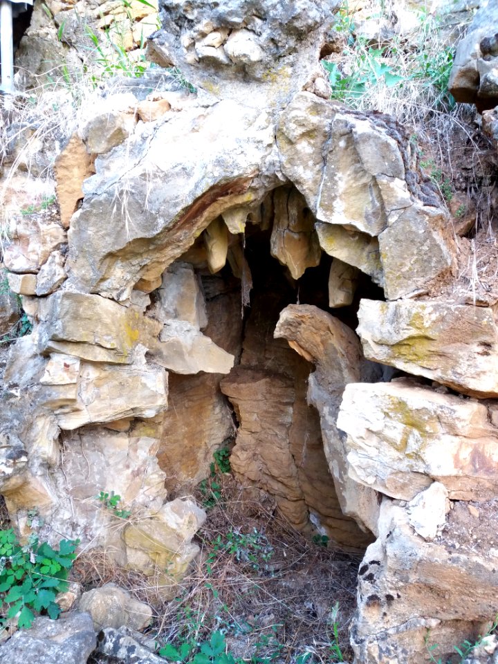 Saint-Cyr-au-Mont-d'Or - Ermitage du Mont Cindre - Jardin de prière, grotte 04