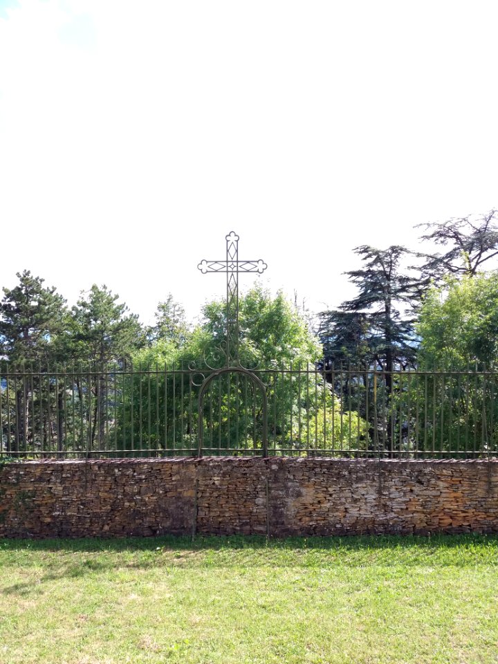 Saint-Cyr-au-Mont-d'Or - Ermitage du Mont Cindre - Jardin potager, croix en fer forgé