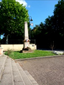 Saint-Didier-de-Formans - Monument aux morts