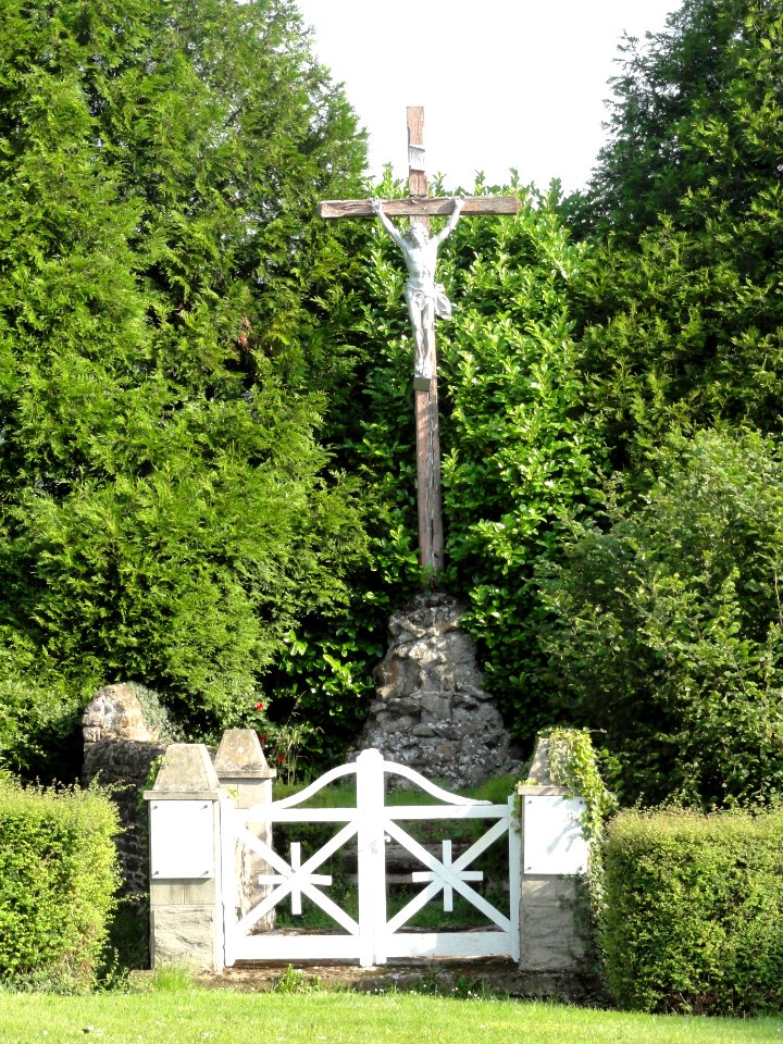 Saint-Christophe-du-Jambet (Sarthe) Croix de chemin, D 21