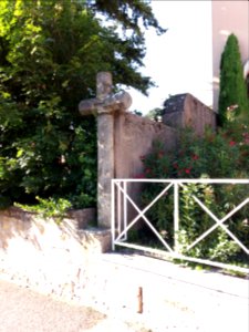 Saint-Cyr-au-Mont-d'Or - Rue Louis Touchagues, croix