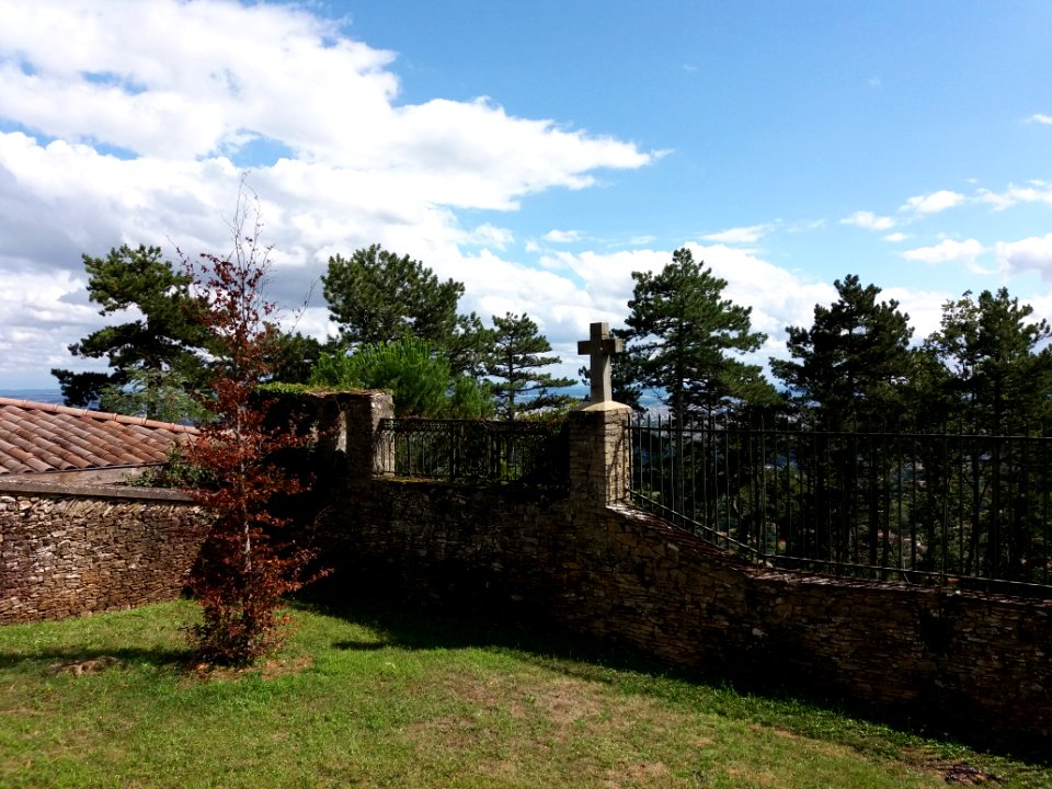 Saint-Cyr-au-Mont-d'Or - Ermitage du Mont Cindre - Jardin potager, angle avec croix