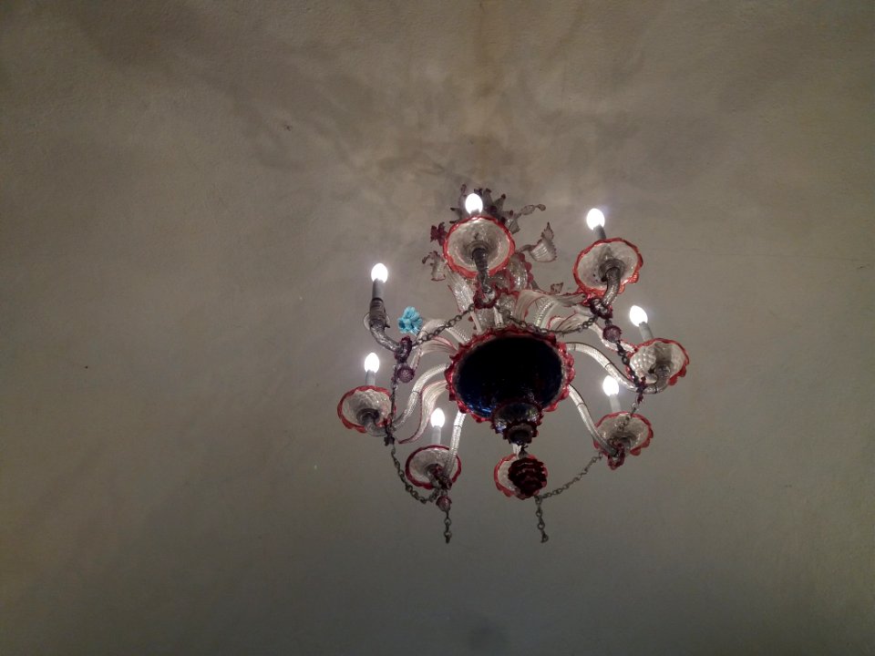 Saint-Cyr-au-Mont-d'Or - Ermitage du Mont Cindre - Chapelle, lustre en verre de Murano