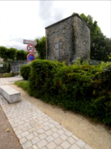 Sainte-Colombe - Quai d'Herbouville - Tour à l'entrée du village