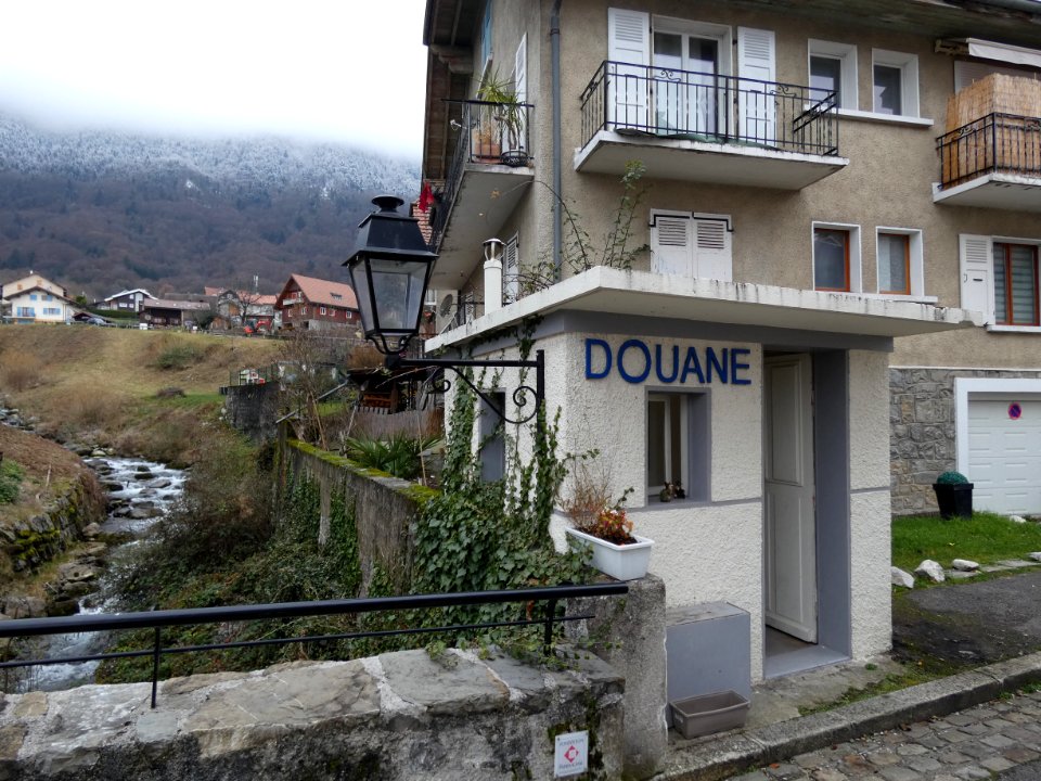Saint-Gingolph - Pont d'En-Haut - Poste de douane côté France