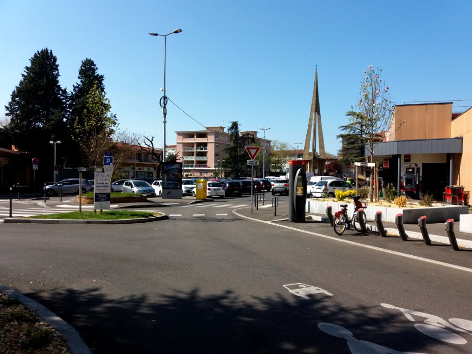 Sainte-Foy-lès-Lyon - Place Saint-Luc - Depuis le boulevard des Provinces