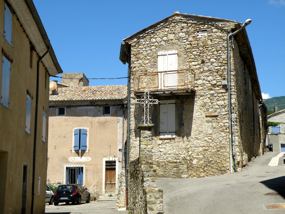 Sainte-Jalle Vieux bourg 4