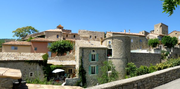 Sainte-Jalle Vieux bourg 5