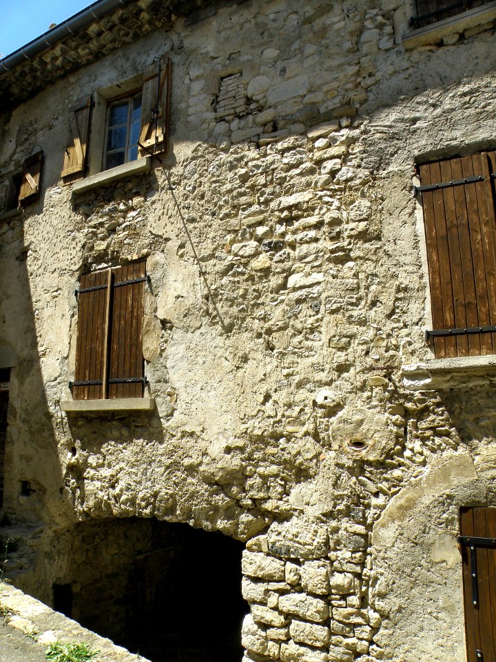 Sainte-Jalle Vieux bourg 23