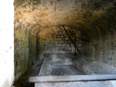 Sainte-Foy-lès-Lyon - Chemin de Fontanières - Ancien bassin, au niveau du numéro 140