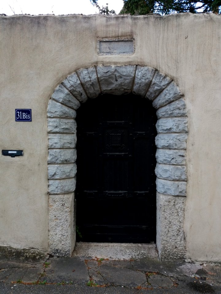 Sainte-Foy-lès-Lyon - Rue Georges Clemenceau, porte au numéro 31bis
