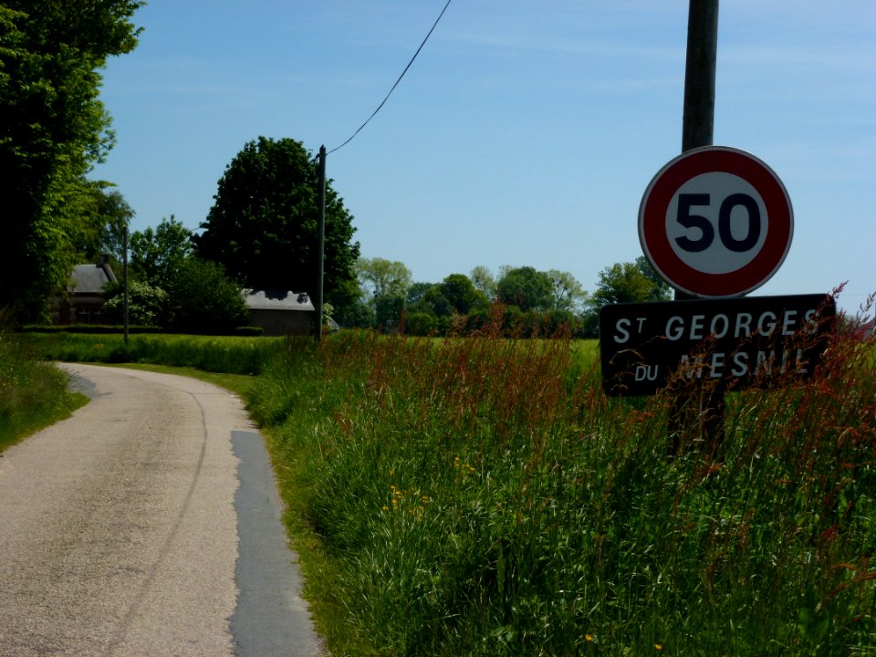 Saint-Georges-du-Mesnil (Eure, Fr) city limit sign