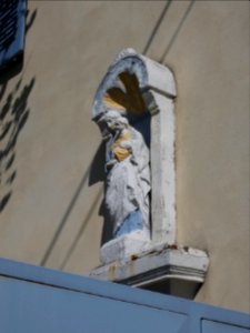 Sainte-Foy-lès-Lyon - Rue Sainte-Marguerite - Bâtiment au numéro 18 - Vierge à l'enfant
