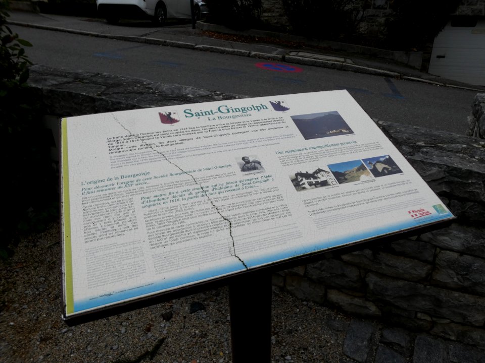 Saint-Gingolph - Place Charles de Gaulle - Plaque La Bourgeoisie