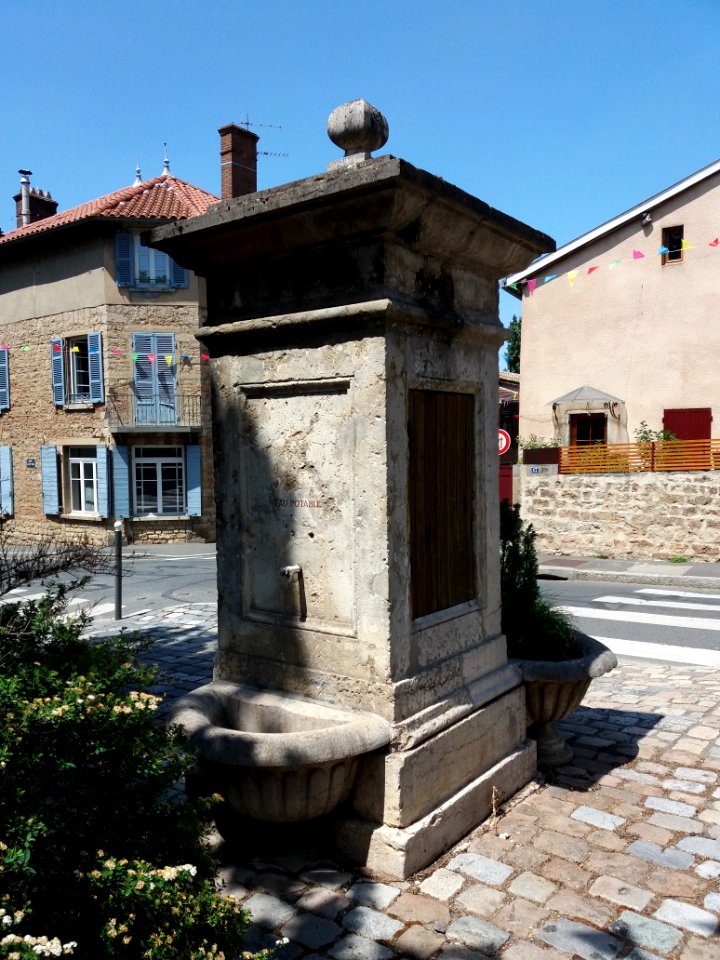 Saint-Germain-au-Mont-d'Or - Place de la Bascule - Fontaine