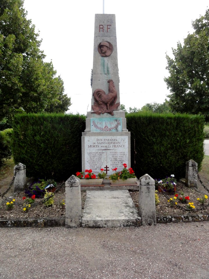 Saint-Germain-sur-Meuse (Meuse) monument aux morts